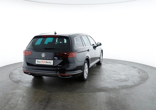 Volkswagen Passat cena 129945 przebieg: 132512, rok produkcji 2020 z Sejny małe 781